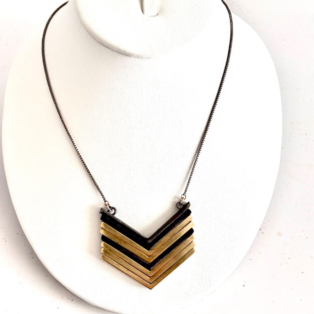MADEWELL Arrowstack Vintage Chevron Layered Necklace Gold and Black Toned